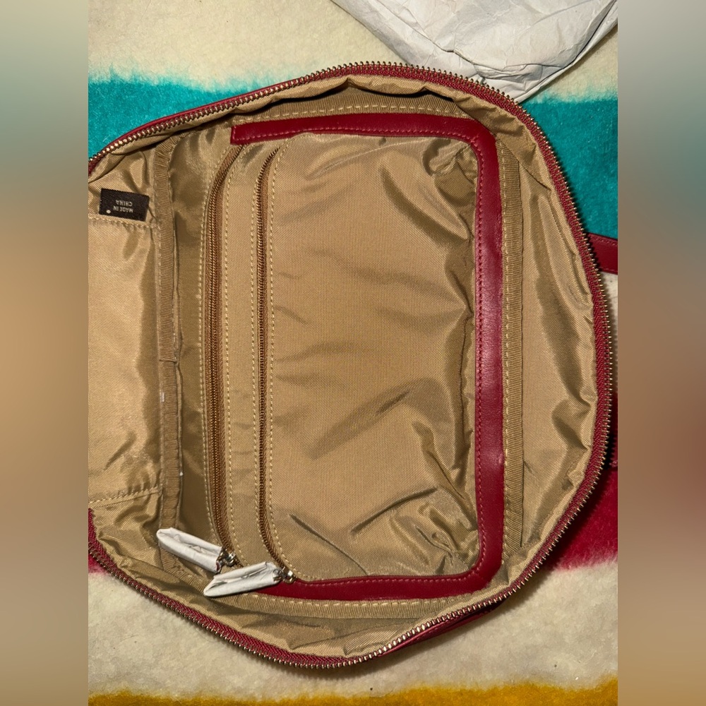 Red Leather coach toiletry bag - Picture 10 of 11